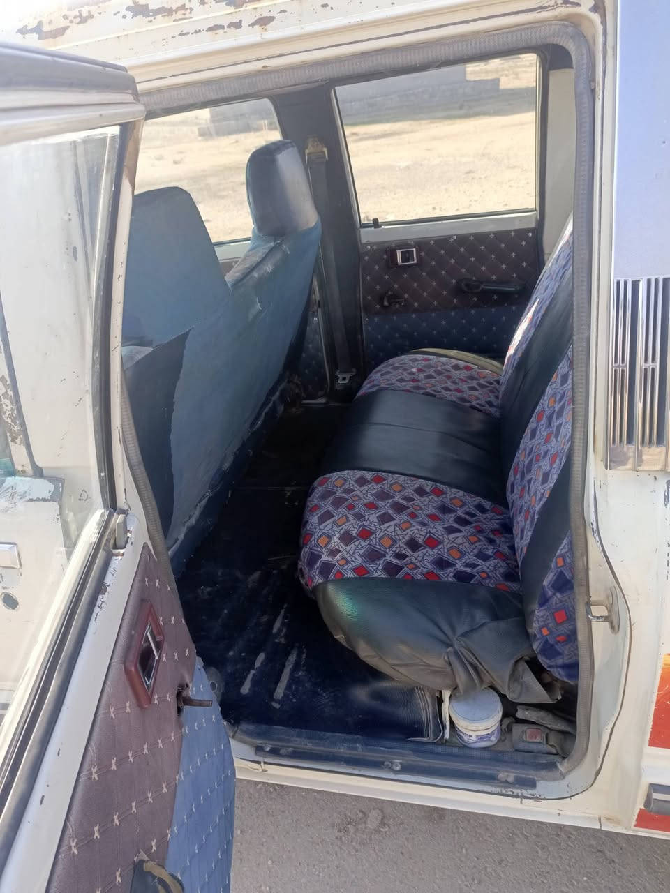 السلام وعليكم للبيع بيكم 88محرك ثري واي خمسه كير سياره بلدي شرط الوكاله وتحويل رقم بغداد كابون بيها السعر 50. اتصال ***********. ***********
