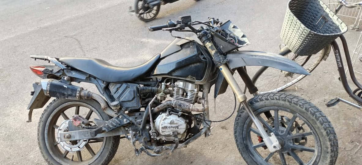 محرك محور ايراني مجفته كفراته موجوده بس كفر واحد ضايع مال الاصفاح ونقصه باتري دراجه شغاله الرقم *********** اتصال و اتساب مكاني.ديالى
