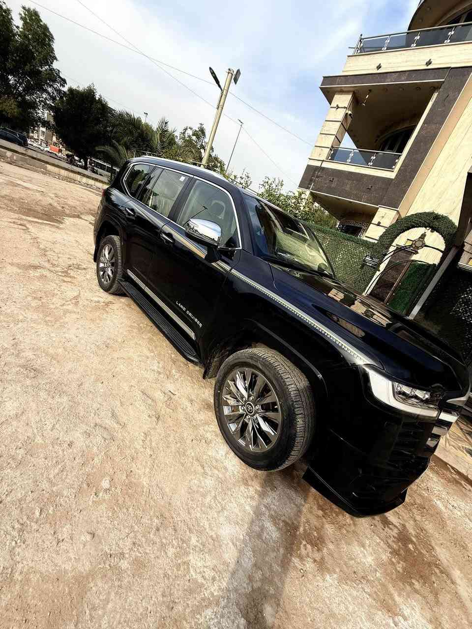 بيع مستعجل لاندكروز 2024فول مواصفات مكفولة كفالة عامه شرط الفحص ماشيه 9000الاف بوب شفط تحديد مسار مانع انزلاق اربع كامرات الكراسي كهرباء كشنات تدفأه تبريد رقم شبه مميز سعرها 840بيها مجال بسيط مكاني بغداد الرقم ***********
