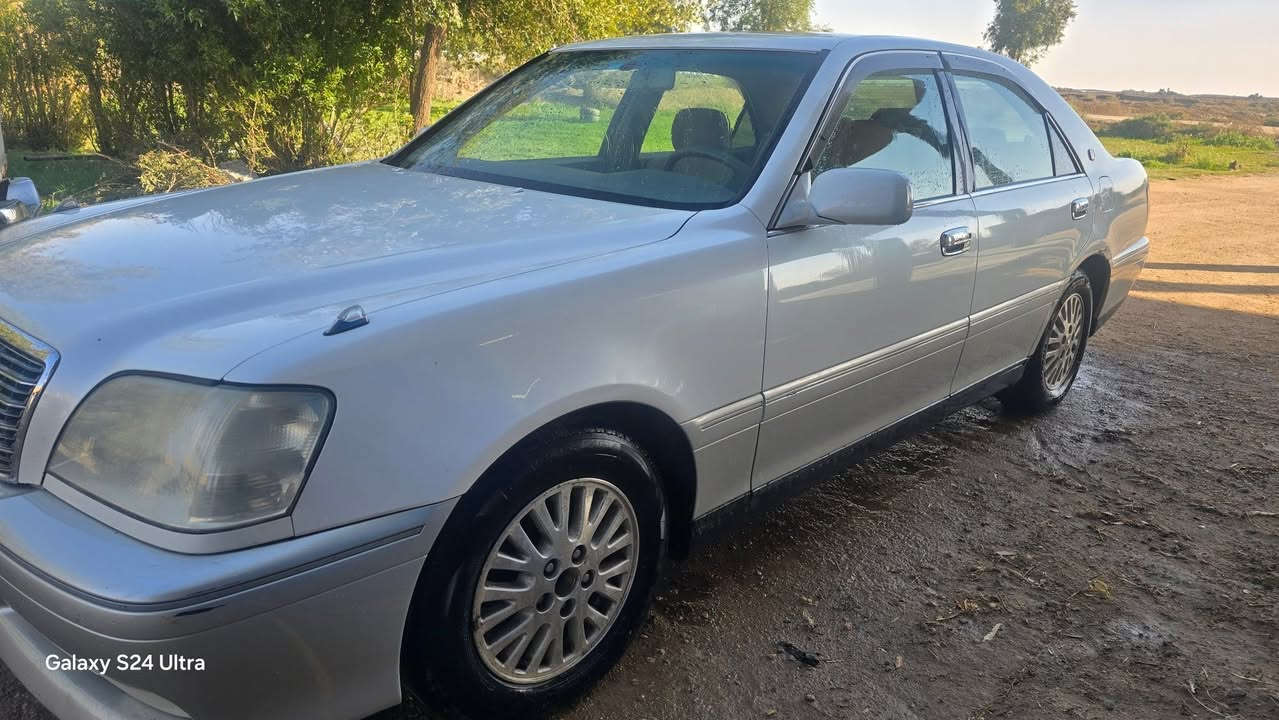 ملكه دكمتين ادوات متومه رقم بصره
سياره جديده وجاهزه محرك كير حداديه 
تخم تاير جديد تبريد كشر دواخل شرط 
سعر ٣٥ ورقه الشطره ***********
واتساب
