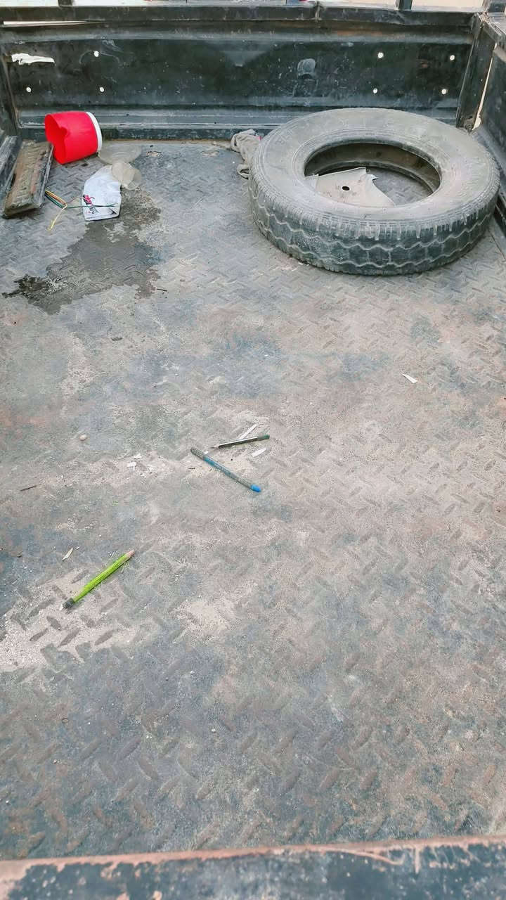 سلام عليكم ستوته للبيع نضيفه مكينه ٢٥ مكانهه نجف السعر ٨٥٠  بدون أوراق وشرياي بيهه مجال ***********
