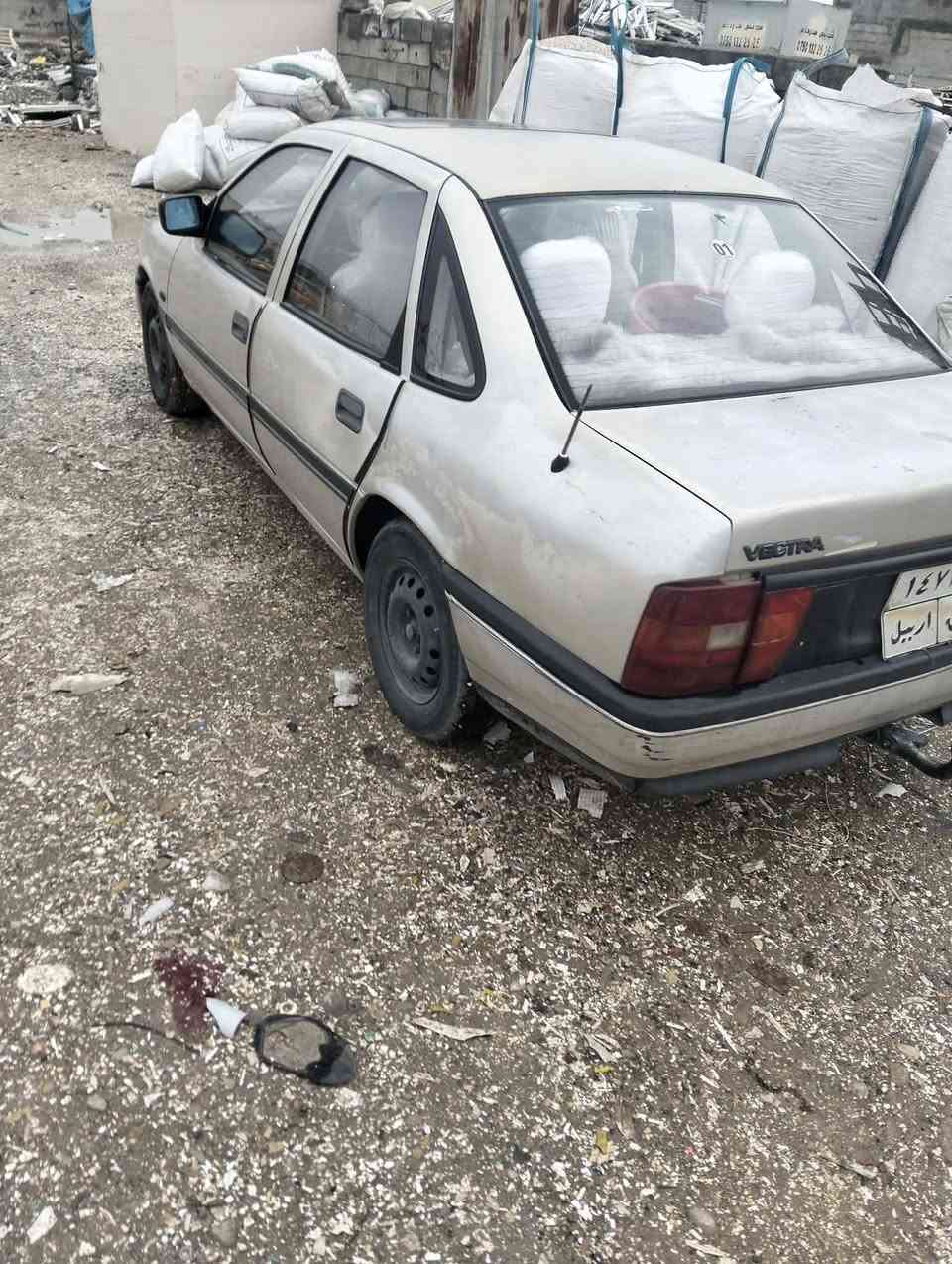 السلام عليكم سياره للبيع اوبل فكترا موديل 90 رقم اربيل حجم المحرك 20 كير اوتوماتيك  عنوان كركوك سعر 35 رقم الهاتف ***********
