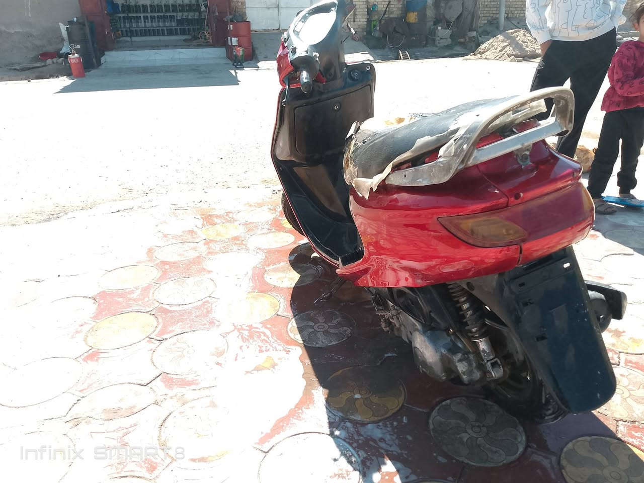 سلام عليكم دراجة فراشه مكينه ما مفتوح مكفول كهربيان شغاله بريكات دراجه مطلعهة وكيل دراجه بيهة خيط دخان قليل كلش لا تنقيص ولا نضوح سعر350بيهة مجال مكاني المجر الكبير رقم راعيه ‏‪***********‬‏
