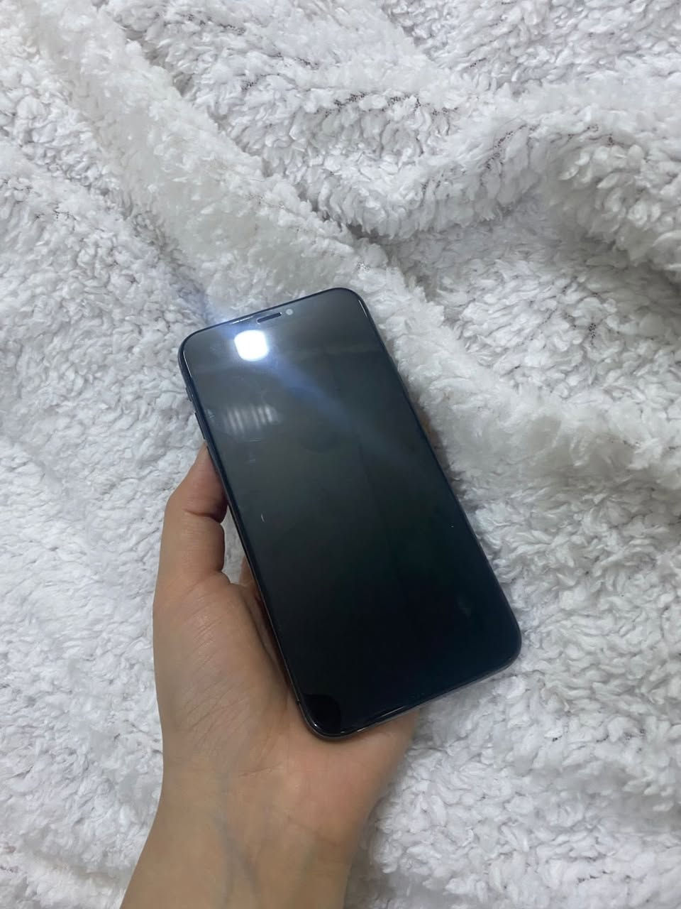 ايفون X نظيف مبدل شاشه اصلي بي كسر بظهر ممأثر عليه يختفي بالگڤر عنوان بغداد السعر 100 قفل
