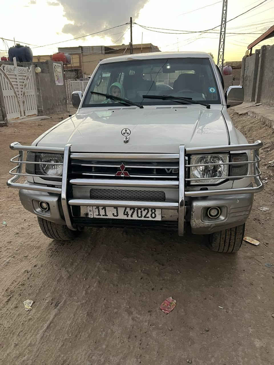 السلام عليكم باجيرو البيع موديل 2000سياره جديده ومكفوله كير مكينه حداديه تخم تاير كلشي شغال بيه رقم وهزه جديد بسمي تريد وكاله تريد تحويل مكان بابل الحمزه الغربي سعر 73وبيه مجال ***********//***********
