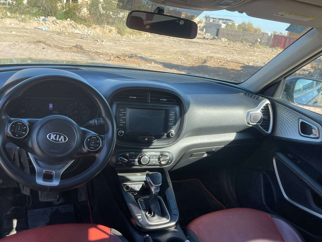 السلام عليكم 
كيا صول
موديل 2021 وار امريكي حادثها فقط جاملغ وبنيد صور الحادث موجوده وصور السونار هم مرفوقه رقم بغداد السيارة جديده حيل السعر 125 وبيها مجال بسيط 
للاستفسار الاتصال على رقم *********** غير متواجد على النت
