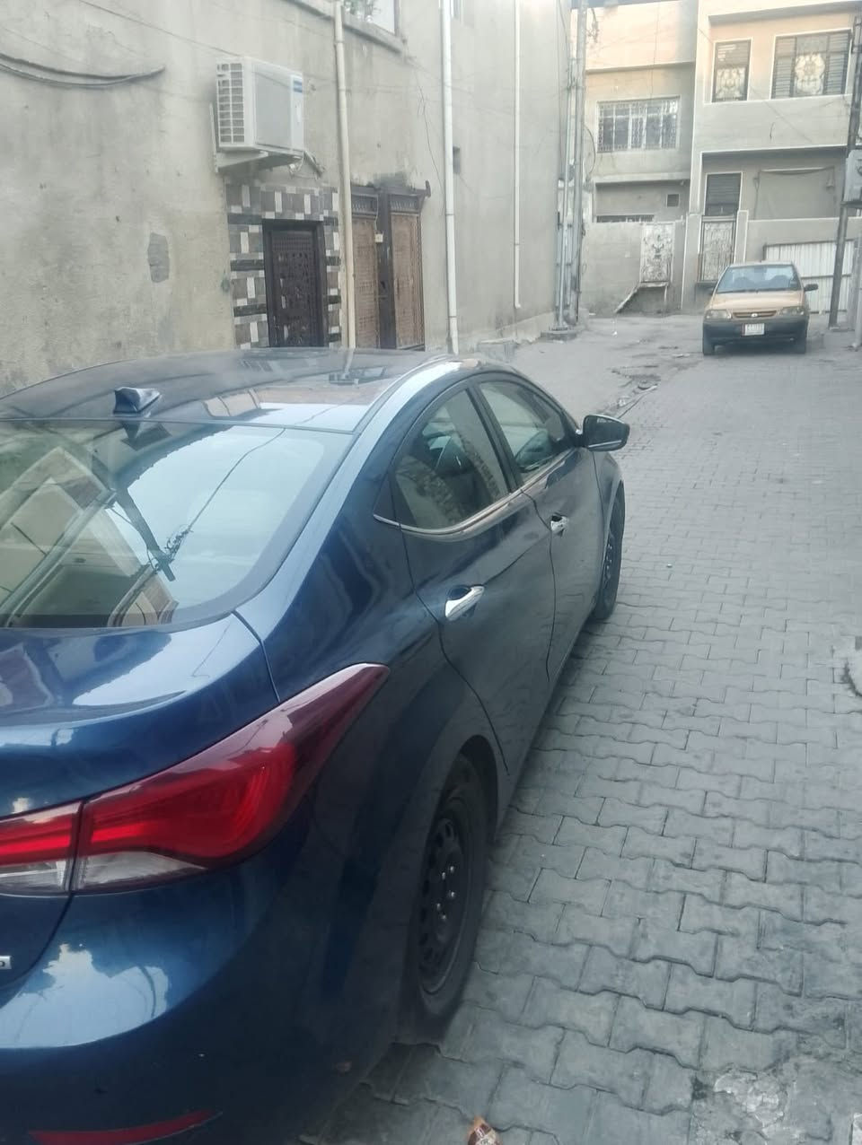 السلام عليكم مكلف بلنشر لنترا امريكي 2016 حادث دعاميه فقط وبلعراق باب السايق بدون دواخل السياره ليبل واحد فول ماعده الفتحه بخ كلير لجماليه فقط 
اي سنور لي عجبك تخم تاير صدر خلفي امامي
بصمه تحكم ستيرن كشن كهرباء سياره كلش حلوه 
السعر 115 وبيها مجال تحويل ثاني يوم مباشر مكان السياره بغداد الجديدة الف دار(***********)رقم صاحب السياره
