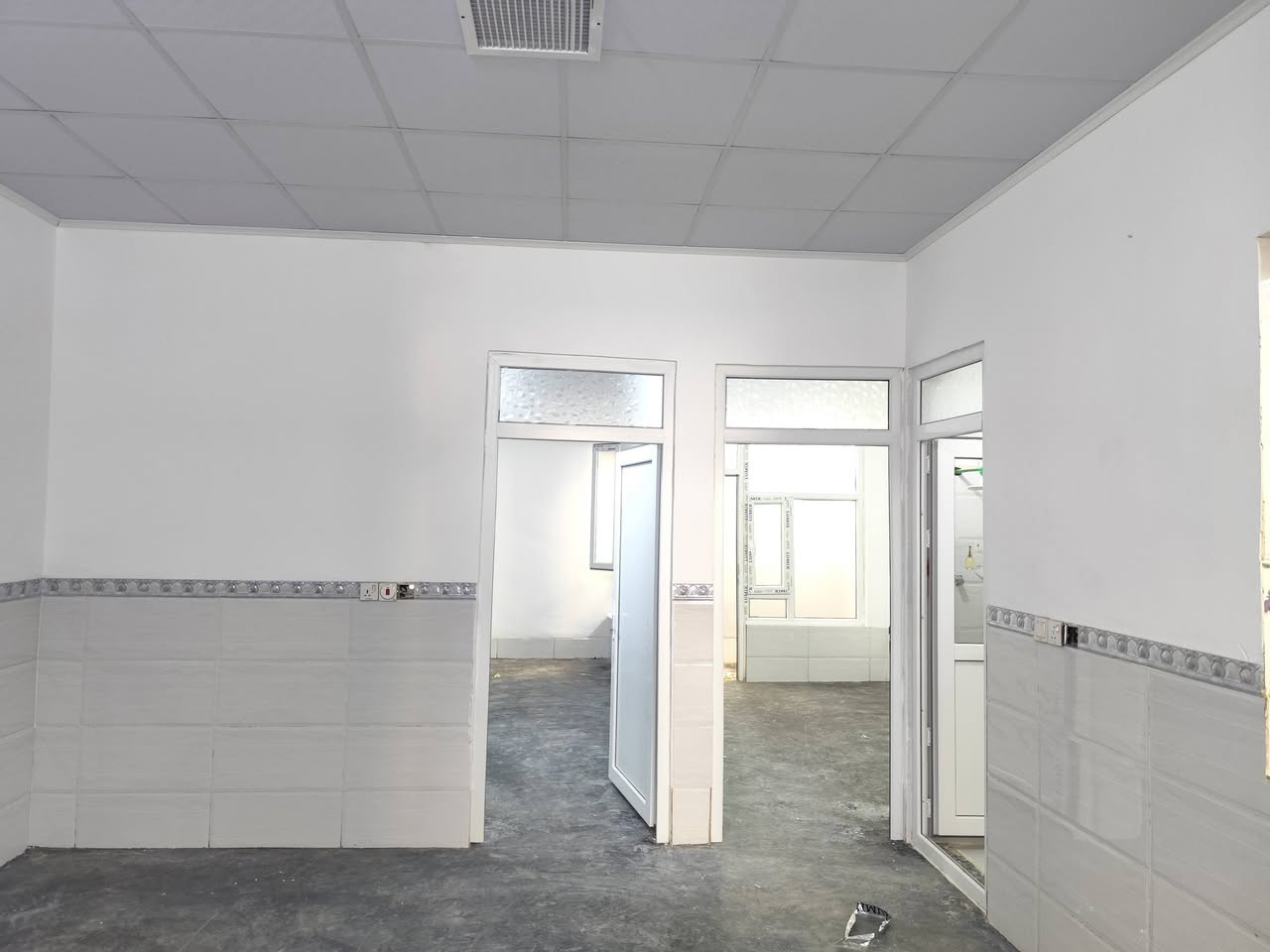 سلام علیکم

#خانووی_هەرزان بۆ فرۆشتن ⛪💒
ناونیشان 📍کەلار _ ناحیەی ڕزگاری (سموود) 

◼️ گەڕەکی سەنگاوییەکان 🌆🌃 کەماڵەییەکان
◼️ ڕووبەری 6 بە 20 = 120 مەترە 📏📐
◼️ڕیگەبیدان بە مەرجی وە کالە
◼️ خانوویەکی زۆر جوانە ✅
◼️ تازەیەو  دەکتی مەرکەزی بۆ کراوە✅

🔴 ژوورەکانی ئەم خانووە پێکهاتووە لە ⬇️

🔶 میوان 🪑🚪
🔶 مساعد مطبخ 🍽️🫖
🔶 مطبخ 🍽️🫖
🔶 هۆڵێک 🖼️
🔶 دوو ژووری نوستن 🛋️🛏️
🔶 ڕۆشنایی 🪟
🔶 مشتەمەلات 🛁🚿

بۆ زانینی نرخ 💵 تەنها خاڵێک لە کۆمێنت دانێ 
ژم***********
ژم***********
