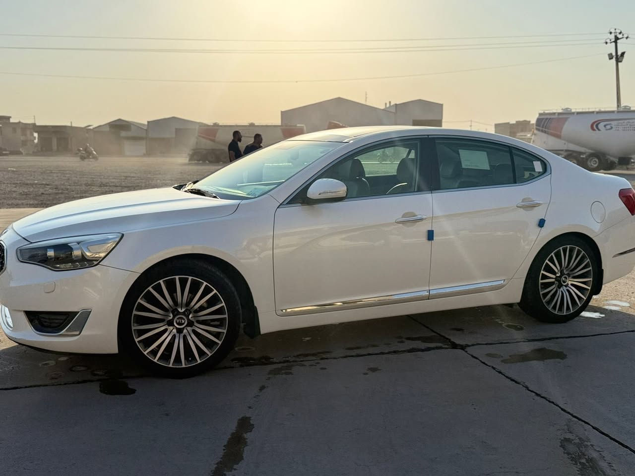 كيا كادنزه للبيع ❤️2014 السياره  جديده معنى كلمه ماشه 100 ألف  مكفوله كفاله عامه السياره مال شركه جديده فول VIP ف ول للخير   رقم بغداد بسمي إلنكليزي جديده السعر 165وبيه مجال هاي السياره 0بس اليدور جديد عنوان بغداد البياع ✌️😊❤️👌***********
