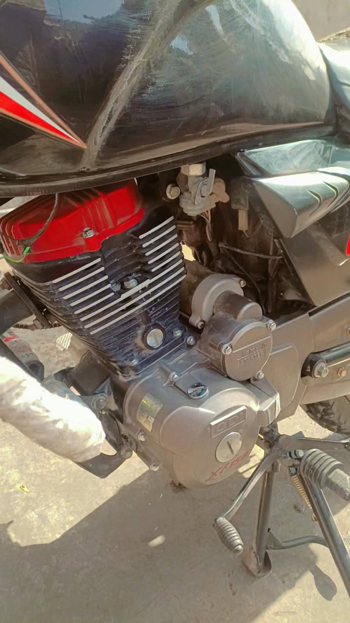 سلام عليكم ورحمه الله دراجه شاينك موديل 23 نازله بل 25 مرقم بغداد رقم مميز بسمي تحويل ثاني يوم شوكت متريد دراجه خير من الله تراي للبصره تاخذ معدل فول ماشيه 8 الاف حقيقي اخت زيرو نقصها واقيه مال تاير لمامي فقط واذا لكيته اني شده سعر 1900  تعامل بل تلفون قفل تجي شوف بيك خير ودلل مكاني شعب *********** وتساب موجود
