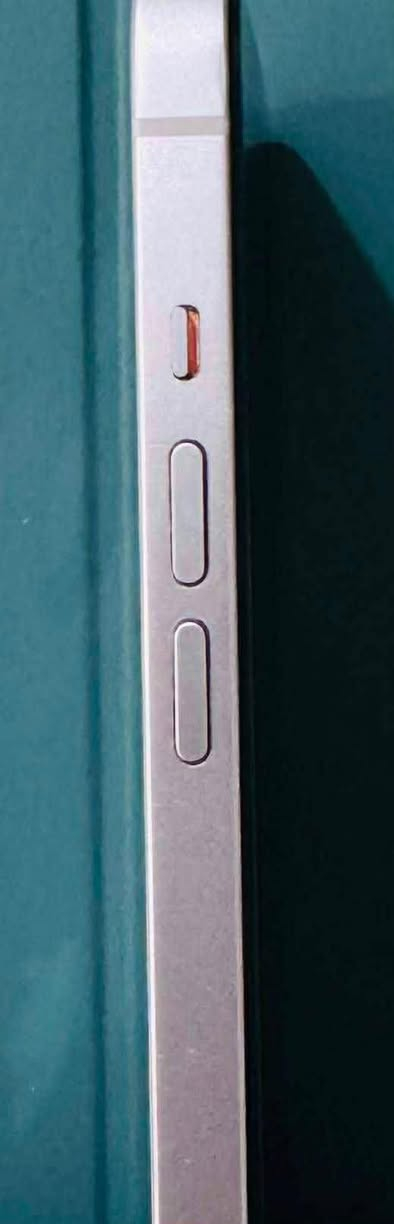 ايفون 13 عادي لون وردي ذاكره 128 مبدل بطاريه تقره 100 وشاشه شرط اصليات الجهاز نظيف كلش وياه شاحنه اصليه السعر 300الف بي مجال لشراي  للاستفسار *********** واتساب فقط
