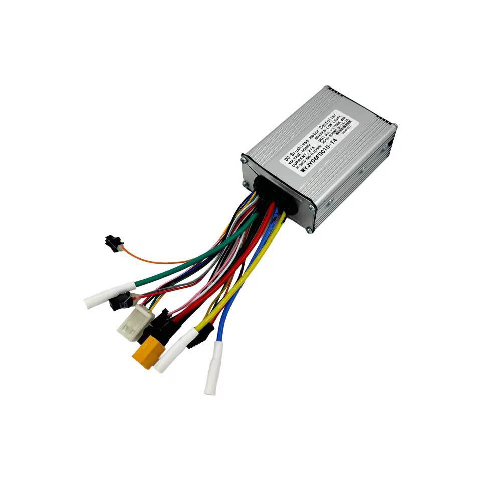 عربي:
عقل (جهاز تحكم) سكوتر كهربائي أصلي 48V 21A (Brushless Motor Controller)
تفاصيل المنتج:
 نوع القطعة: وحدة تحكم ذكية بالمحرك (DC Brushless Motor Controller) الخاص بالسكوترات الكهربائية.
 الجهد (Voltage): يعمل بنظام DC 48V.
 التيار (Current): بقوة 21A لضمان أداء قوي ومستقر للمحرك.
 نظام حماية البطارية: مزود بميزة الحماية من انخفاض الجهد عند 39V (Low Volt Protected 39V) للحفاظ على عمر البطارية من التلف.
 نظام الفرامل: يدعم فرامل المستوى المنخفض (Brakes: Low Level).
 الأجهزة المتوافقة:
 ممتاز كقطعة غيار بديلة لسكوترات Kugoo M4 / Kugoo M4 Pro.
 متوافق مع سكوترات T4 Max (Single Drive) و ZWheel T4 Max والموديلات المشابهة التي تعمل بنفس المواصفات.
 رقم الموديل (Model Name): YKYJ06DFOC01-A / RX-100-ABS-ELECTRON.
 المميزات: يحتوي على ضفيرة أسلاك متكاملة لتنظيم السرعة، الفرامل، وتوزيع الطاقة الذكي للمحرك.

کوردی:
عەقڵ یان کۆنترۆڵەری ئەسڵی سکۆتەری کارەبایی 48V 21A (Brushless Motor Controller)
وەسفی بەرهەم:
 جۆری پارچە: کۆنترۆڵەری بێ فڵچە (DC Brushless Motor Controller) تایبەت بە سکۆتەرە کارەباییەکان.
 ڤۆڵتیە (Voltage): کاردەکات لەسەر DC 48V.
 تەزوو (Current): 21A بۆ پێدانی هێز و خێراییەکی جێگیر.
 سیستەمی پاراستنی پاتری: خاوەنی سیستەمی پاراستنی نزمبوونەوەی ڤۆڵتیەیە لەسەر 39V (Low Volt Protected 39V) بۆ ڕێگریکردن لە تێکچوونی پاترییەکە.
 سیستەمی برێک: پشتگیری برێکی ئاستی نزم دەکات (Brakes: Low Level).
 مۆدێلە گونجاوەکان (Fitment):
 زۆر گونجاوە وەک پارچەی یەدەگ بۆ سکۆتەرەکانی Kugoo M4 / Kugoo M4 Pro.
 گونجاوە بۆ مۆدێلەکانی T4 Max (Single Drive), ZWheel T4 Max و هاوشێوەکانیان.
 کۆدی بەرهەم (Model / Model Name): YKYJ06DFOC01-A / RX-100-ABS-ELECTRON.
 تایبەتمەندییەکان: خاوەنی وایەری پێویستە بۆ ڕێکخستنی خێرایی، برێک، و گەیاندنی کارەبای بزوێنەرەکە بە شێوەیەکی زیرەک. السليمانية, العراق


**إذا كنت صاحب هذا الإعلان وتريد حذفه لأي سبب، رجاءا أرسل رسالة إلى الدعم الفني**