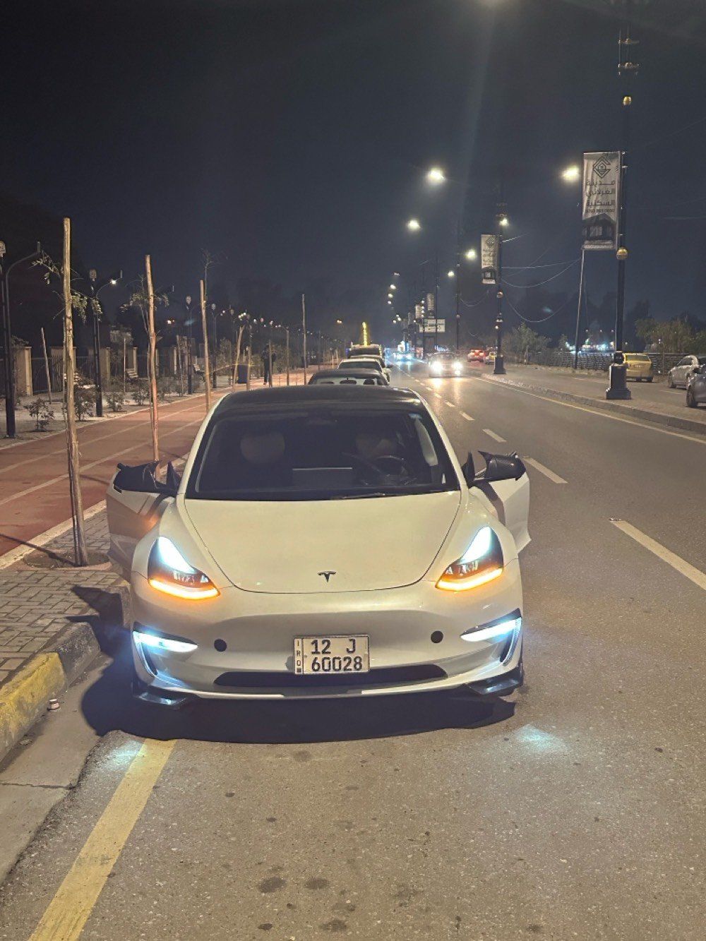 تسلا مودل 3 بيرفورمانس 2023
Tesla model 3 performance 
اعلى فئة فول مواصفات بطارية جبيرة 
  دفع رباعي بس تكدر تتحكم بيه تريده امامي يصير 
او خلفي فقط هم يصير بيه نظام تبريد دسكات بحيث دسكات مال شركة بعدها بالسيارة وفجوج اربعتهم بريمبوم مال تسلا
سپويلر كاربون فايبر اصلي
اونلاين /Online  
_____

🔷  تيسلا مودل 3 بيرفورمانس لون ابيض  

🔷سنة الصنع : 2023

🔷الضرر :  صبغ فقط جاملخ خلفي يمين وشبر من قبغ الصندوق الباب مبدل نفس اللون ابيض صدفي رصعة بالتكمة 
وكلشي بالسيارة اصلي البجم كبس ومغلف ppf 
ايرباك فقط بردة 

افضل ضرر بالتسلا هو الجاملخ الخلفي  اليمين لان فارغ ماكو شي بداخله 

🔷 عداد 51 الف ميل
 بامريكا جانت ماشية  35 الف ميل
🔷 مرقم نينوى باسمي تتحول كل المحافظات باسم المشتري وسنوية تصير باسم المشتري

🔷مكان سيارة  موصل _ اربيل _ دهوك 
🔹 سقف بانوراما زجاج
🔹 شاشة كبيرة حجم 15 بوصة
🔹 كاميرات 360 درجة 
🔹 حساسات امامية وخلفية
🔹 كراسي كهرباء
🔹 كراسي تدفئة
🔹 غرفة جلد مميزة لون اسود وخشب
🔹 رادار امامي
🔹 رادار خلفي
🔹 رادار جانبي
🔹 مانع تصادم
🔹 حساسات جانبيه
🔹 مثبت سرعة
🔹 تحكم بالسياره عن طريق الشاشة
🔹 نظام قيادة آلية Auto Pilot
🔹 عداد ديجيتال
🔹 تشغيل تلقائي
🔹 نظام قيادة ذاتية Full Self drive
🔹 نظام (RCTA) للتنبيه عند الرجوع للخلف
🔹 نظام (RSA) لكشف لافتات السرعه للطريق
🔹 نظام (PSC) الرادار الذكي لمنع الاصطدام 
🔹 نظام (LTA) لتحديد المسار على الطريق
🔹 تشغيل عن بعد
🔹 الدخول الذكي
🔹 نظام ترفيهي كامل متكامل يحتوي على ( YouTube / WhatsApp / Tik Tok / Netflix)
‏• Wifi
‏• GPS
‏• MAPS
‏• Bluetooth
‏• USB
🔹 أوامر صوتية voice commands
🔹 جنط قياس 20
🔹 اضوية امامية LED
🔹 اضوية خلفية LED
🔹 كشافات ضباب LED
🔹 إنارة امامية زنون بالكامل
🔹 صندوق خلفي كهرباء
🔹 نظام محاكة ذاتي للسياره من الخارج