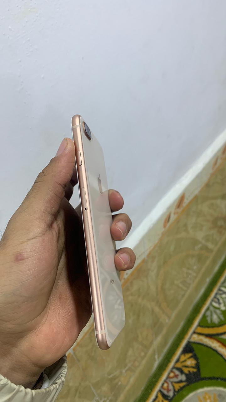 السلام عليكم 8 بلس نظيف كلش مستبدل فقط بطارية الجهاز واصلية كله شغال بصمة كلشي ومابي شخط رايدة ١٧٥ وبي مجال بسيط 

***********
