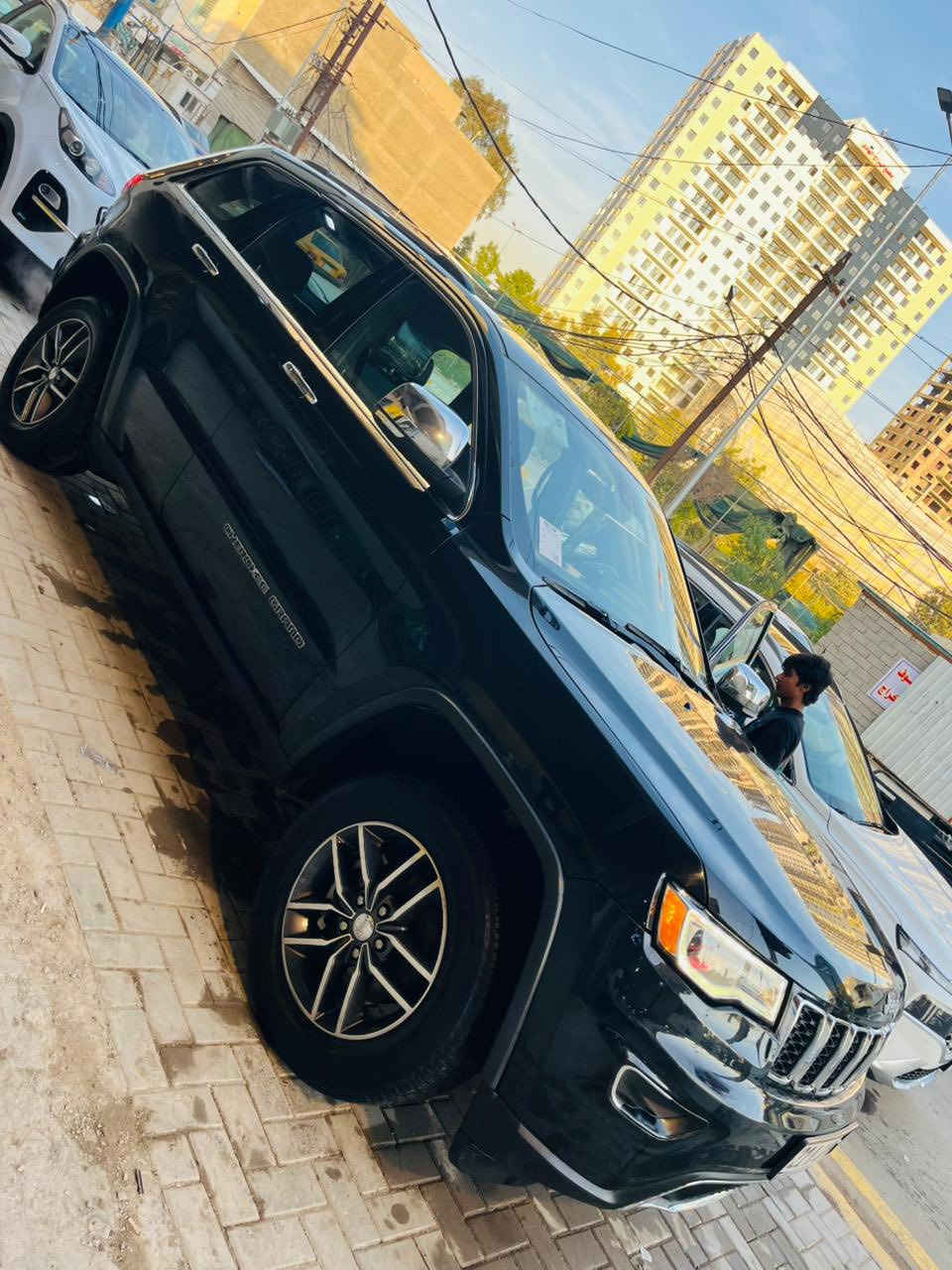 سلام عليكم
جيب 2018 لمتد فول 

مكينه امبدله مال 21 جديده

جنطه كهرباء 

حساسات خلفيه 

توقف ذاتي 

اشير بل مري 

بصمه 

شاشه كبيره 

تبريد شاشه 

دفع رباعي 4*4

كشنات جلد

بنوراما

فول تحكم ستيرن 

مثبت سرعه 

لايت زنون 

كشنات كهرباء

كامره خلفيه 

ماشيه 140ميل
كشنات تدفئه وتبريد

فول بعد بيه هواي موصفات 

مكينه بشرط كير كذالك 

مناقصه برغي 

السياره اصل 18

رقم سليمانيه تحويل او وكاله

السياره سونارهه موحود بالمنشور

***********

مكانه بغداد اعضميه

السعر 185 وبيهه مجال مستعجل
