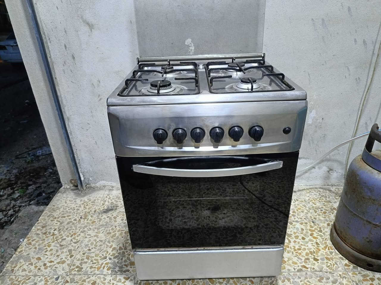 شغال كامل عيون وفرن..
الفرن نظام خطين..
السعر 70 وبي مجال بسيط..

ثلاجة نوعية درجة اولى..
14 قدم نظيفة جدا جدا تجميد فول ماطور الشركة..
السعر 140 بيها مجال بسيط...


**إذا كنت صاحب هذا الإعلان وتريد حذفه لأي سبب، رجاءا أرسل رسالة إلى الدعم الفني**