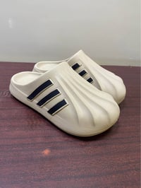 كروكس اديداس جديد  قياس 42 السعر 7 الاف  مكاني بغداد بلديات  رقمي 0775...