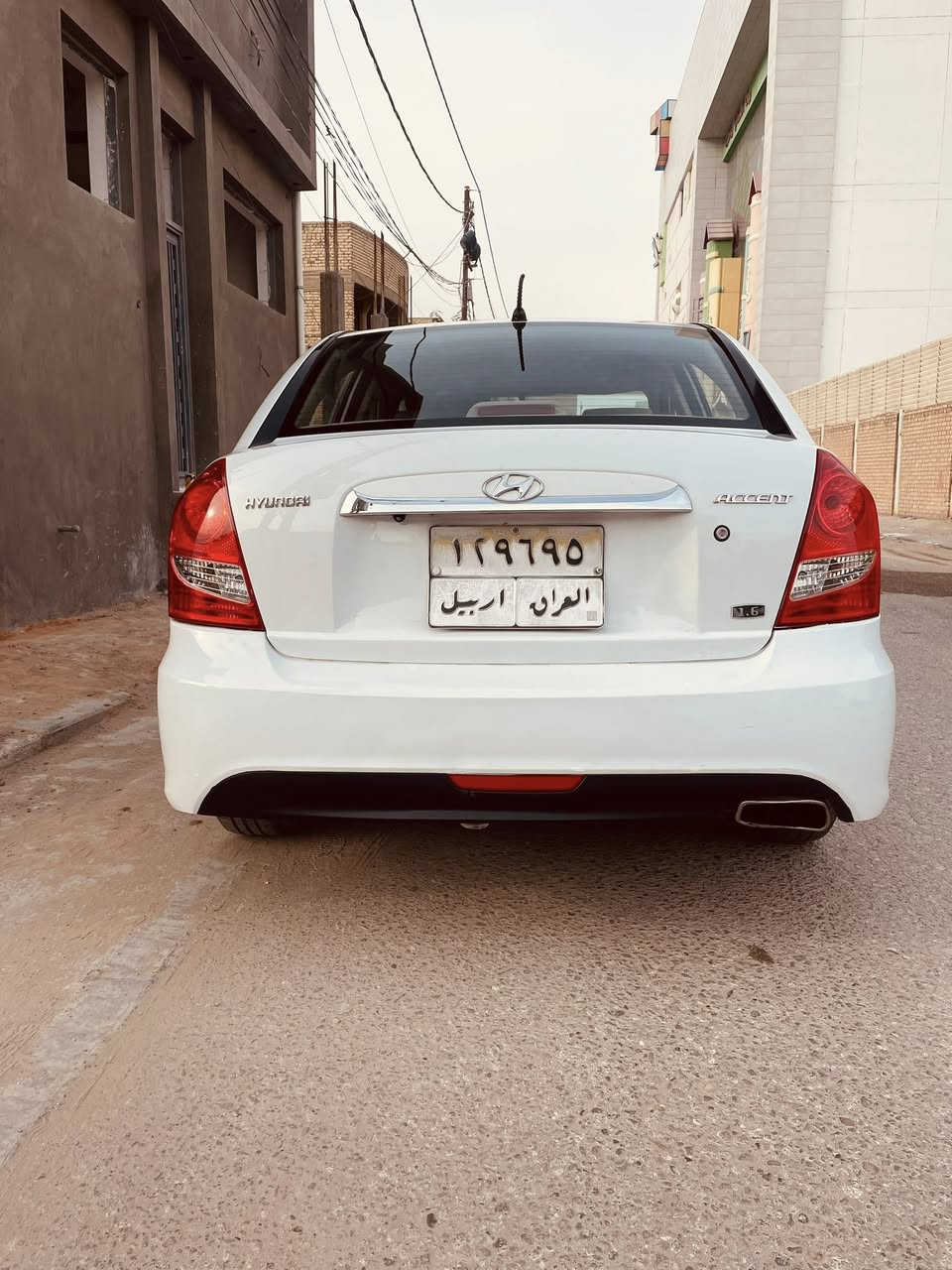 السلام عليكم
اكسنت 2011 السيارة جديدة جدا على إيد وحدة السيارة فول من غير الفتحة ويل كب إشارة بل مراية تحكم ستيرن شاشة كامرة حدايية جديدة تبريد محرك 1600 اصل طخم تاير 
بيها ربع باب صبغ فقط لا فتح ولا معجون الدعاميات صبغ جمالية السونار مرفق مع الصور 
النجف الشرف رقم الهاتف 
***********
( السعر 95 مع المجال )
