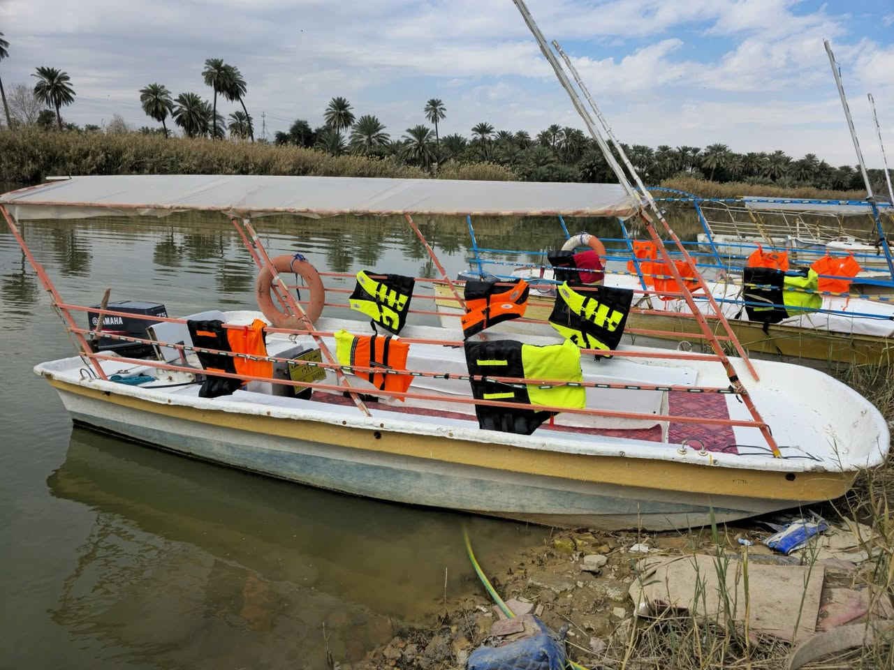 يا الله 
سلام وعليكم
مجموعت زوارق سياحيه البيع كلهن  اصوليات ومرقمات مخوالات من كل النواحي جاهزات مابيهن اي نقص محراكاتهن مكفولات نكره سلف  جاهزات الشغل البيع هنه ومراسي الشغل وكم زوراق بعد اليريد يراسلني ودزلكم تفاصيلهن وصورهن اتصل وتدالل
***********
