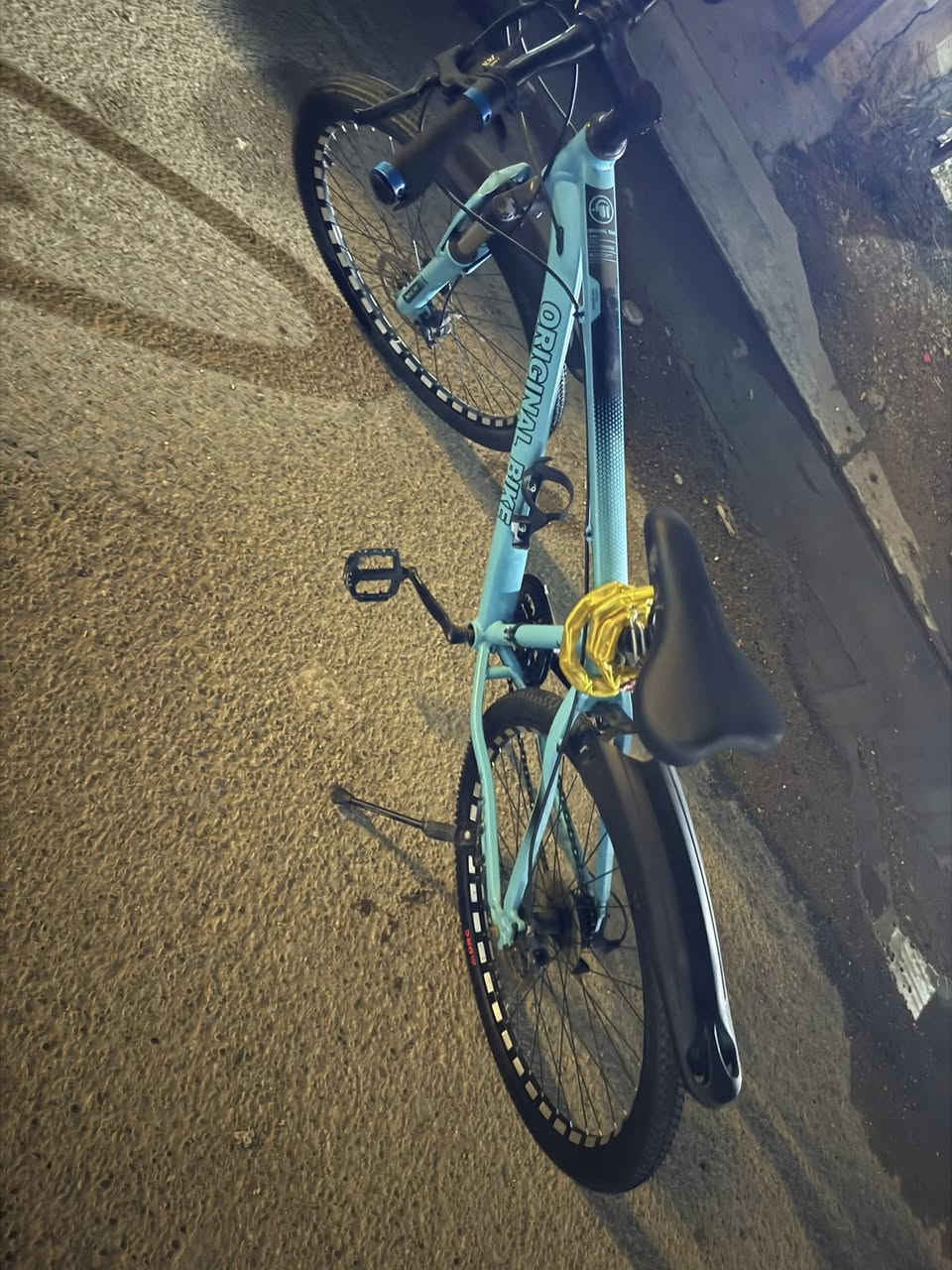 سلام عليكم ورحمة الله بايسكل 8كير امامي3 المنيوم جديد ممستخدم هواي اي نقص مابيه كله شغال كامل سعره 100الف رقمي *********** مكاني بغداد بياع حي التراث بضهر شارع الشبكه
