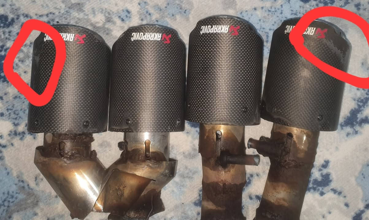 لةسةر ئيزني ئةدمين ئةو 4سةرة گزؤزةم هةية    كاربؤن فايبةرة  رةشي مات ماركةي 
AKRAPOVIC 
هيج كيشةي نيية بةس لة فيديؤيةكةي و وينةكان ئةو دوو جيگاي برةك سپي بؤيتة هاويشتيمة ناو دوو بزنةي سؤر  ديارة دوو قل 40هةزار بةس ئةو دوو جيگاي سپي بؤيتةوة دةكةمة 35هةزار هةر 4قلي بكري بؤت دةكةمة 60هةزار ئةگةر دوو قليش بكري بة 35 ❤


**إذا كنت صاحب هذا الإعلان وتريد حذفه لأي سبب، رجاءا أرسل رسالة إلى الدعم الفني**