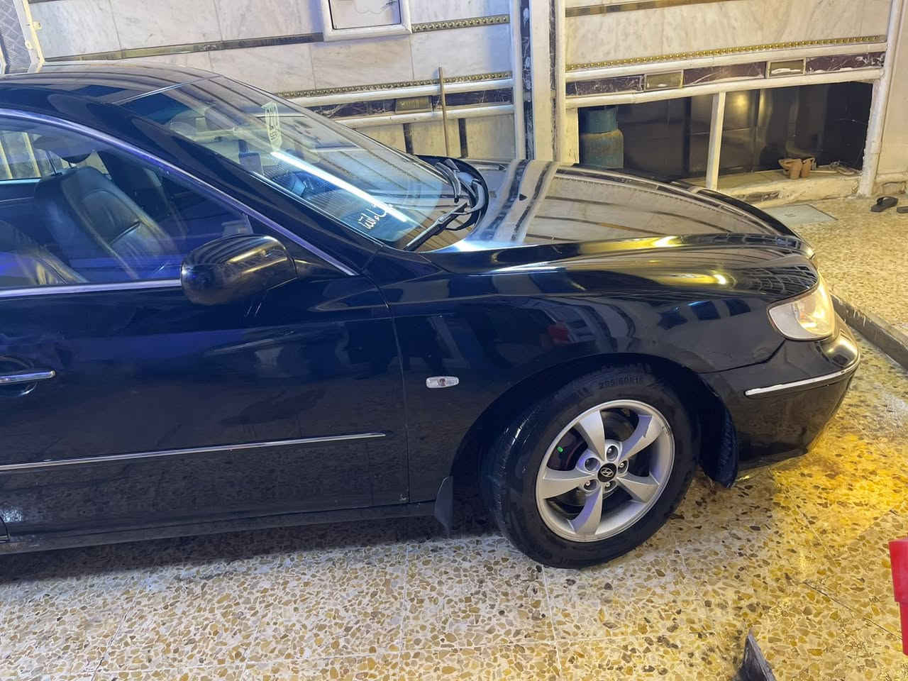 سلام عليكم      ادوات.     ادوات 
ازيره موديل 2011 كصه جنطه شغل باجات 
  بانزين بانزين مكينه ٦ سلندر سياره دخول 
   جديده كامله متومه شمالي  الاصل شرط 
الحاسبه لوحات نكليزي اصلي مو لزك مكان 
سياره بغداد لسعر 45 بيه مجال قليل لشراي 
 لرقم ***********
