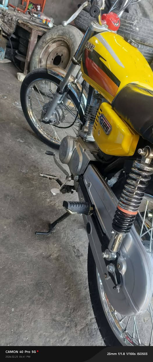 السلام عليكم دراجه البيع تعمير نامه شلامجه مكفوله كفاله عامه بي كلك مكفول المحرك مفتوح وبدل ولفات 0/1 مكاني طوريج السعر ٤٥٠ وبيه مجال ***********
