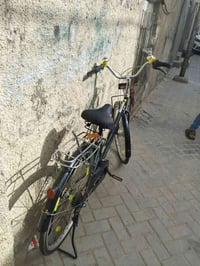 بايسكل بناتي للبيع سعر 60 بي مجال مكاني بغداد مدينه الصدر 07776855473