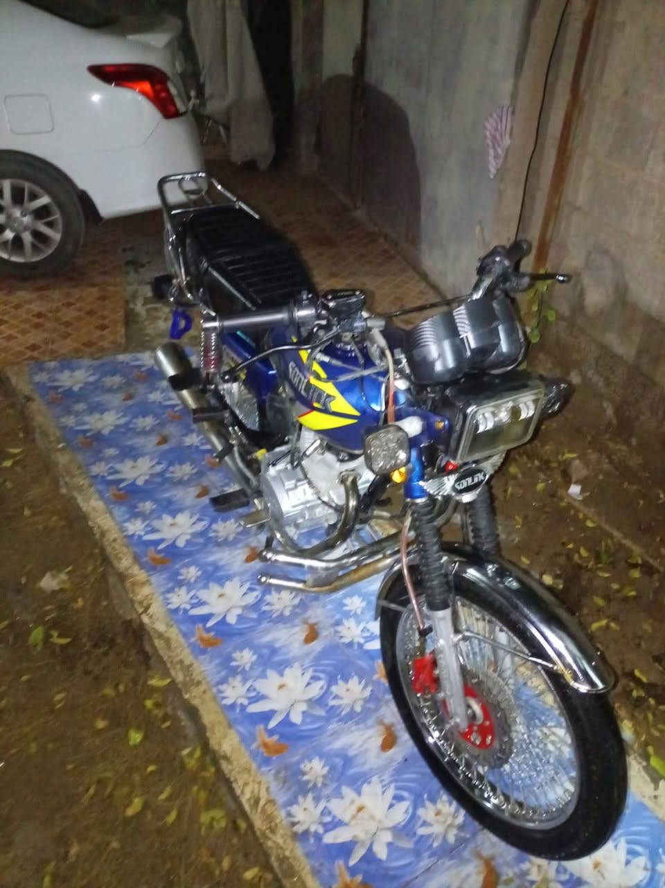 السلام عليكم دراجه للبيع تايكر 4كير موديل 2025دراجة نضيفة خير من الله السعر 680وبيهة مجال العنوان ديالى جديدة الشط الرقم ***********
