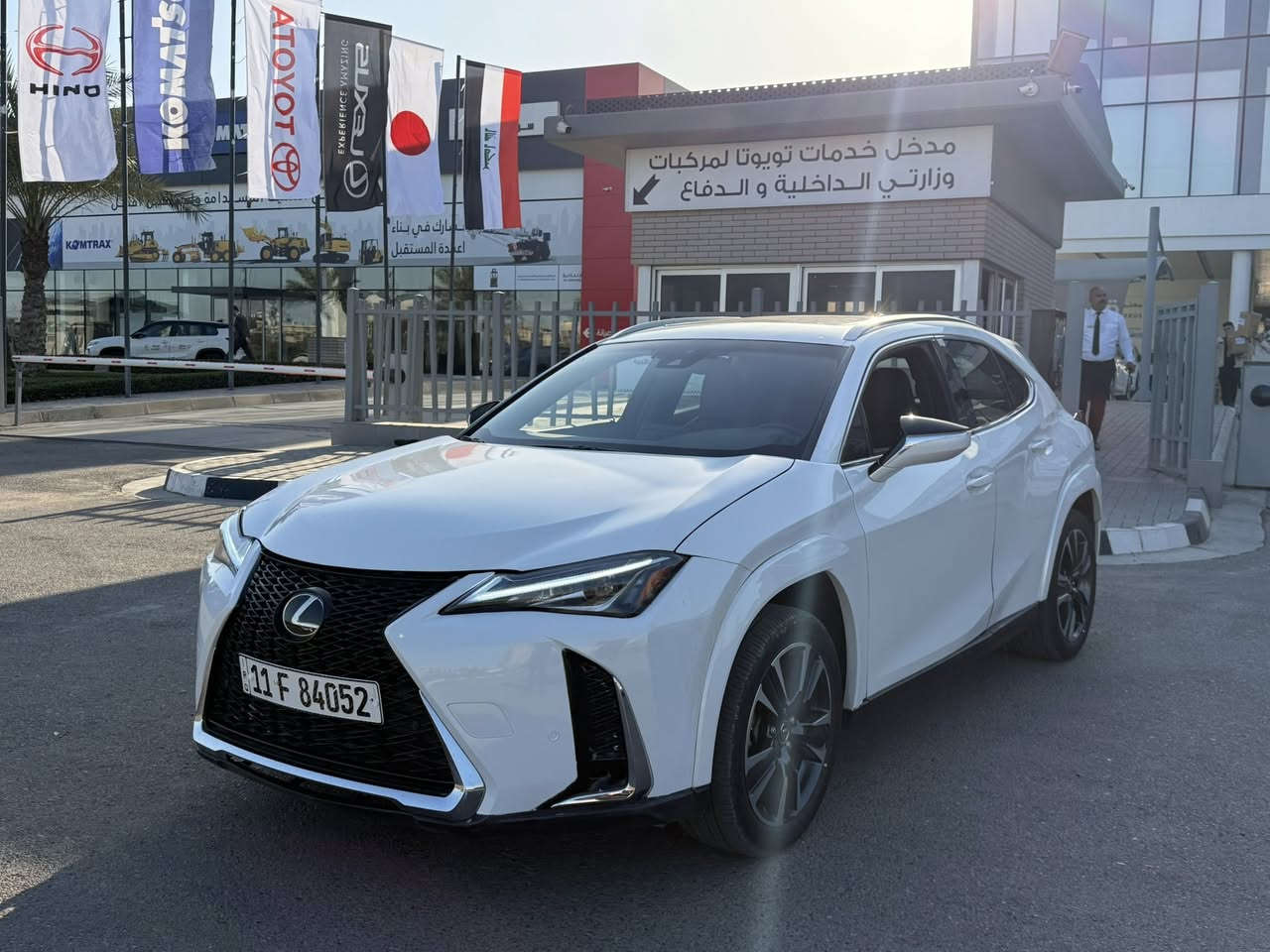 للبيع lexus ux 250
موديل 23 

وارد امريكي صور الحادث مرفقه صبغ فقط 3 قطع سيارة فول ومواصفات الكزس معروفه رقم بغداد. دولي باسمي 

ممشى السيارة حاليا 16 الف فقط 

محرك 2000 هايبرد 

محرك كير حدادية مكفولة سيارة جديدة

 السعر جدا مناسب 185$ ورقة اعتقد ماكو ux بهالسعر  متوازي على بيعتها مكان السيارة بغداد السيدية ***********
