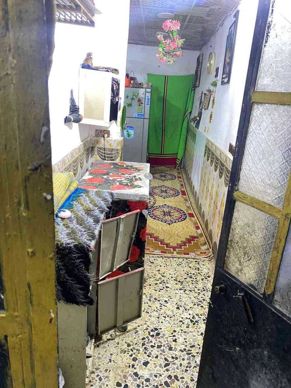 السلام عليكم دار للبيع في الدوانم شارع ابو دراج مساحه 100متر تحتوي على استقبال وغرفه نوم وصاله ومطبخ وملحقاته للأستفسار واتساب***********
