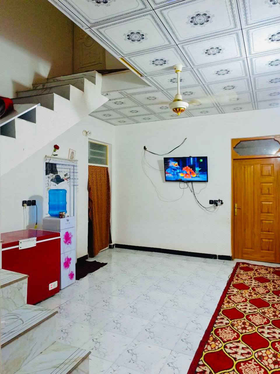 السلام عليكم
دار 100للبيع اساس صب بناء طابوك سقف صب يحتوي على غرفه وصاله ومطبخ واستقبال وحمام داخلي وخارجي
العنوان :النجف الاشرف -شارع المطار القديم -قرب الجامع الذهبي يبعد عن الشارع 100متر
السعر: (37)مليون وبي مجال
***********
***********
