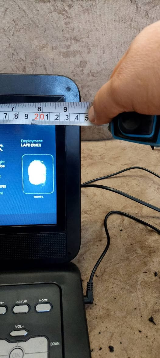 شاشه + تي ذي بوكس شحن للبيع سعر ٦٠ الف *********** موجود توصيل
