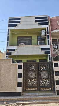 الدار للبيع قضاء الحسينية حي النفط المساحة الكلية للبيت 100 متر الواجه...