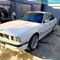 موديل ١٩٩٠ • حجم ٥٢٥ • بنزين