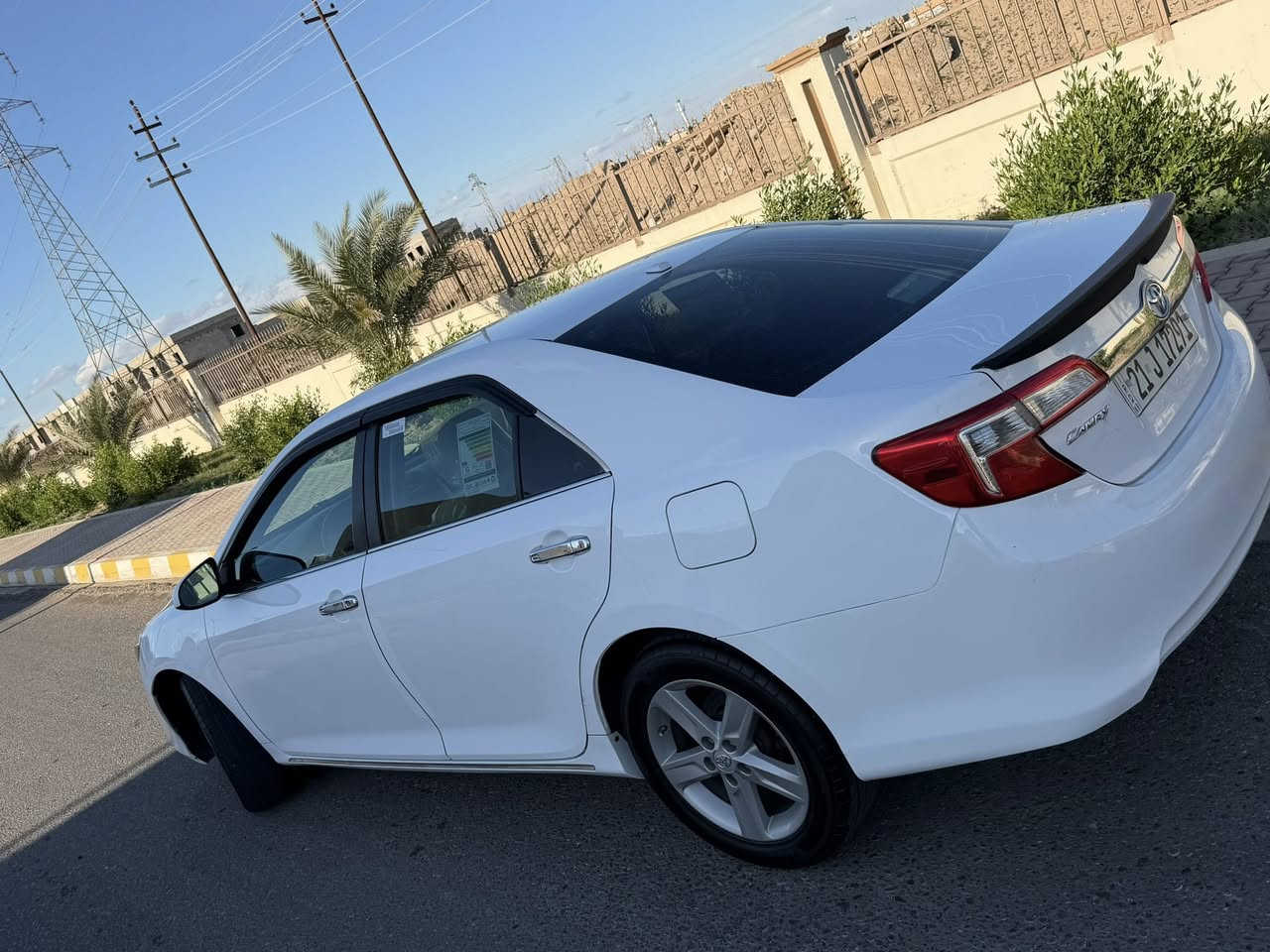 تيوتا كامري
موديل ٢٠١٢ 
رقم سليمانيه 
مواصفاتLE
تحكم ستيرن 
كرسي كهرباء 
تبريد لمس 
شاشه 
كامرا 
مكفوله من الصبغ والتبديل 
صوره السونار مرفقه ويه الصور 

***********
