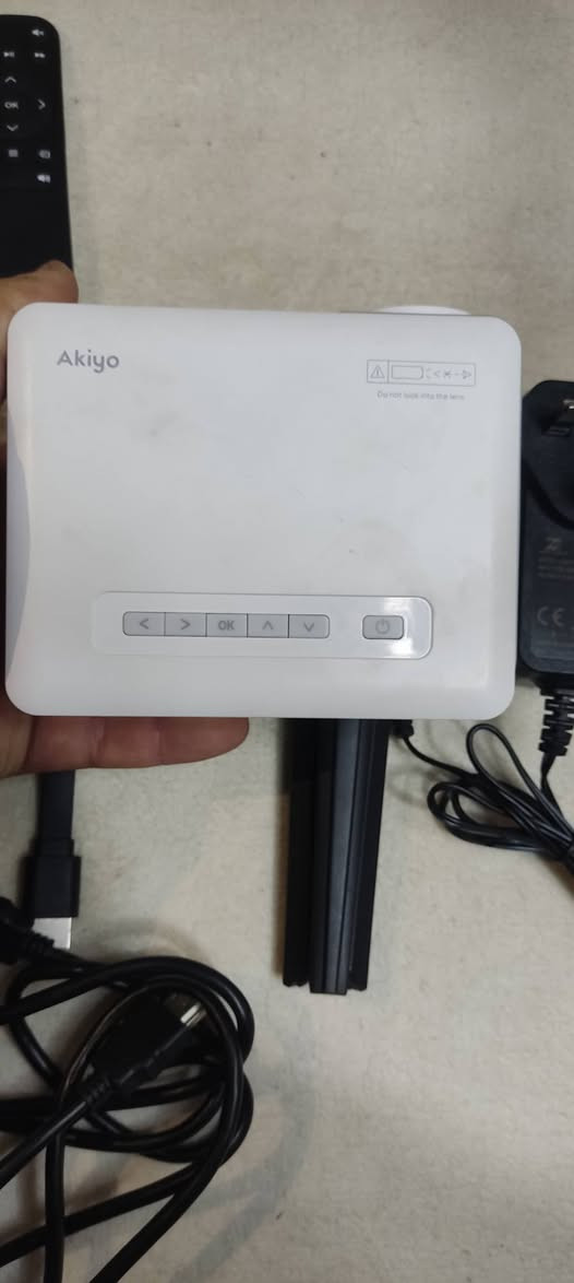 بلاش بلاش
السعر 35 الف مع التوصيل 
داتا شو عارض سينمائي
 مع استاند صغير للتثبيت
شغال جديد اصلي امزون
بلوتوث تجي معه قطعه علمود تكدر تشغله على موبيل وتبث افلام او الشي الي يعجبك كذلك بي عدت منافذ


**إذا كنت صاحب هذا الإعلان وتريد حذفه لأي سبب، رجاءا أرسل رسالة إلى الدعم الفني**