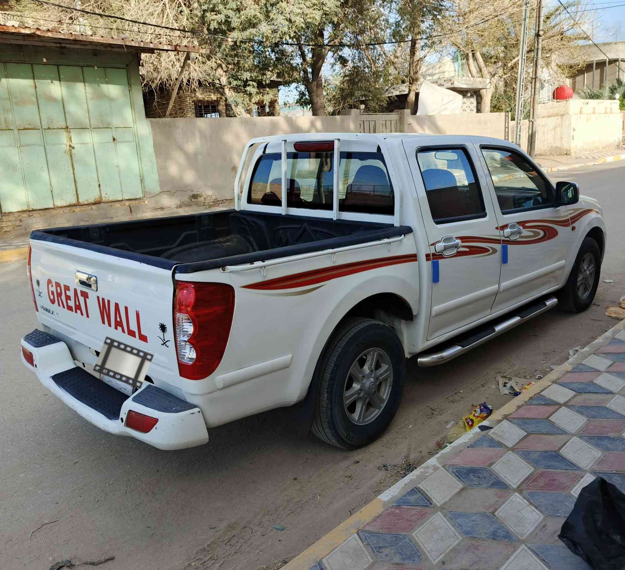 سلام عليكم  سياره للبيع موديل ١٤ مكفوله سنويه لل ٢٩  رقم مثنئ تخم  تاير حداديه جاهزه الاستفسار على الرقم***********
