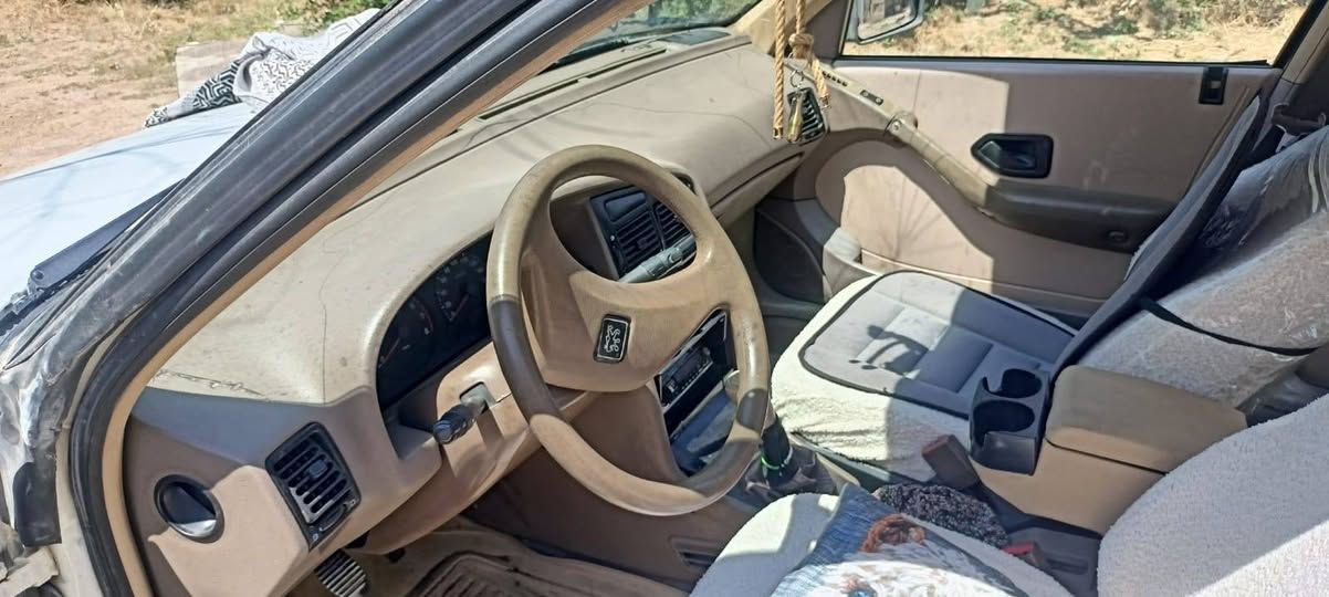 بیجۆ2010 سەنەوی تازە تا 2030 تەنها جەمەلەقیکی بۆیاخە بەشەرتی گیرو مەکینە 40گەلا شوین هەلەبجە 
***********
