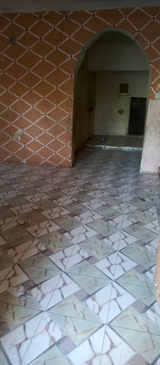 بيت الايجار 200اشمري اول فرع عشارع العام‏‪***********‬‏

