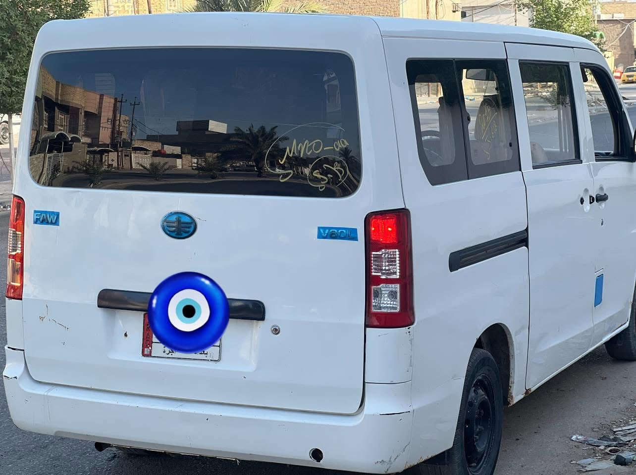 السلام عليكم للبيع فاو الخفشه موديل 2015 رقم بغداد مكفوله من الصبغ والتبديل بيهه طخات فقط عل بارد يرجعن بسيطات السياره محور گير ومكينه ياباني تبريد شغال خير من الله السياره السعر ٤٥ وبيهه مجال اتصال ***********
