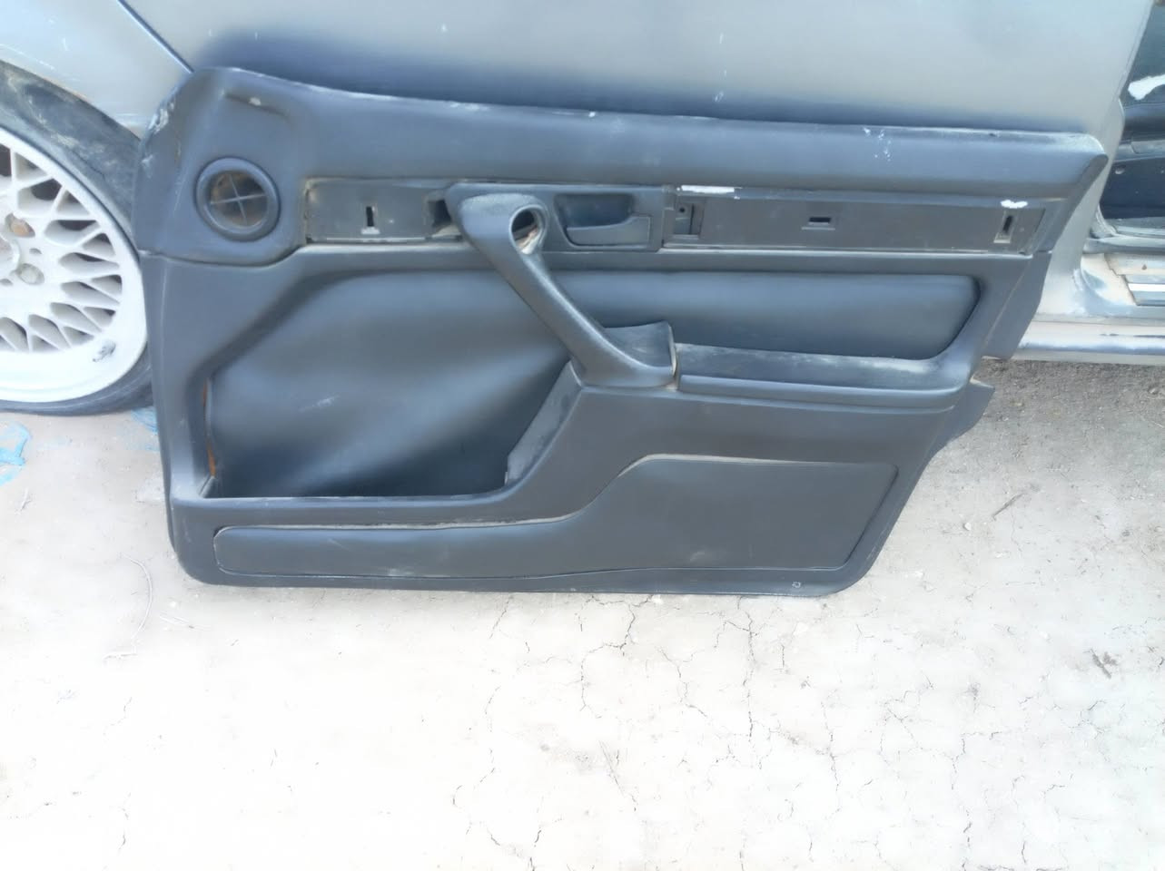 للبيع غراض 700سياره كامله وياله محرك كير نواعم كلشي موجود المكان كربلاء ***********
