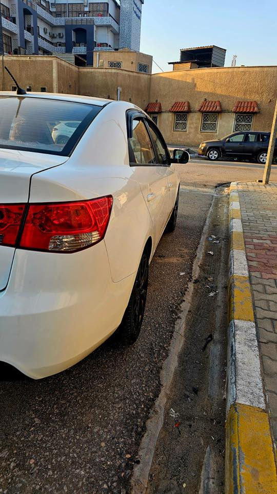 السلام عليكم
سيراتو خليجي لونها ابيض محرك 1600 
موديل 2013
رقم نجف بأسمي سنوية سارية 2029
ماشيه 190 الف كيلو 
مواصفاتها 
كشنات جلد ، أرضية مفروشة ، شاشة كاميرا ، ويل 17 رياضي 
بيها اربع قطع صبغ 
السيارة ع ايدي مداريها دهن وبانزين  وكلش حلوة احلى من الصور گير ومكينة مكفولات منظومة تبريد جديدة حدادية جديدة
السعر٩٨ وبيه مجال
مكاني النجف
تفاصيل اكثر واتس (***********)
