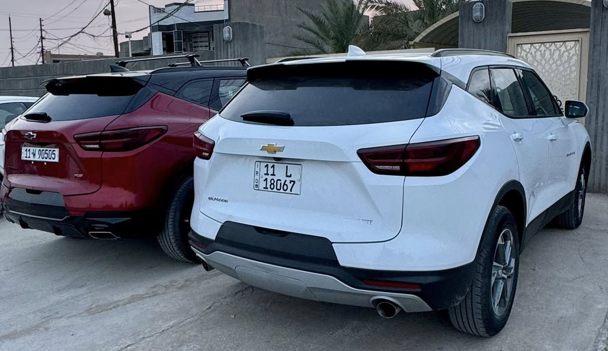 شوفرليت بلايزر ٢٠٢٣
رقم بغداد
 المحرك ٤ سلندر ٢٠٠٠ تيربو
- كير ٩ نمر 
- عداد المسافة ٤٣ الف
- بصمة ابواب وتشغيل عن بعد
-  زينون عالي ناصي.
- رادار امامي 
- رادر جانبي مانع اجتياز. 
- كامرة خلفي دوارة. 
- المقاعد مخمل اسود و رصاصي
- جنطة كهرباء. 
- الكرسي الامامية كهرباء + تدفئة 
- تبريد خلفي قطعتين 
- تحكم ستيرن جهتين
- هاند بريك بصمة
- تحديد مسار 
- توقف ذاتي
صبغ فقط بنيد و جاملع امامي ايمن
متواجد ابغداد-زيونه و متواجد ايضا بابل-المسيب 
 السعر ١٧٥ ورقة وبي مجال جدا بسيط   
للأستفسار اكثر الاتصال ***********
