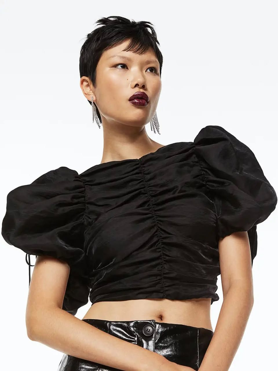 توب ماركة H&M
مستخدم مرة وحدة 
جديد بعده 
قياس S
السعر 10 فقط


**إذا كنت صاحب هذا الإعلان وتريد حذفه لأي سبب، رجاءا أرسل رسالة إلى الدعم الفني**