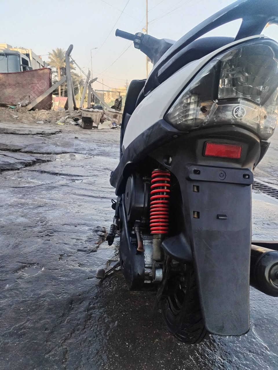 للبيع ماكس حاويه توه طالعه من الرنبه  محرك ما مفتوح بلاد49 ختم واحد على وضع البلاد سلف هندر كهربايات السعر750 وبيه مجال رقم *********** العنوان الشعب
