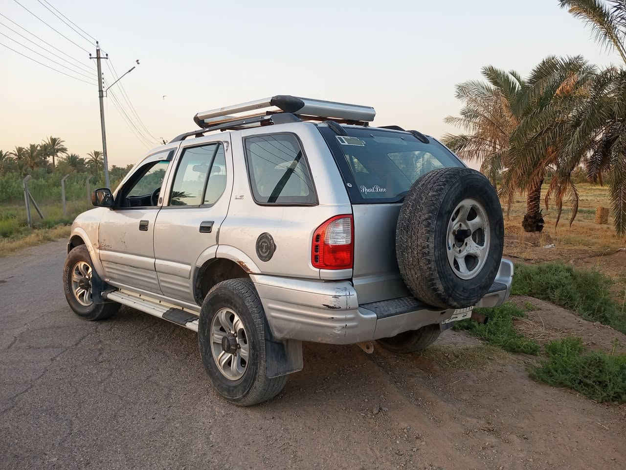 السلام عليكم.
سيارة اسوزا ريدو موديل 2000 

VVT-i 3000 گير ومكينه
رقم نجف مشروع وطني 
بيها حادث جاملغ يمنى بأمريكا 
وبارد باب السائق 
مكينه جديدة قبل شهر مبدلها
تايرات نظيفه 

سعر السيارة 58 ورقة💰
العنون: بغداد الدورة 📍
رقم الهاتف: ***********📞
