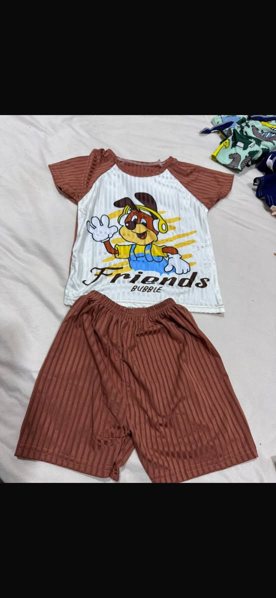 عندي شلعة ملابس اكثر من 125 قطعة منهن
٤٧ بدلة 
٣٧ بنطرون 
١١ دشداشة 
١٠ بديات 
وتراكات كشمير 
وبعدهواي شغلات 
اريدهن ب230 وتوصيل مجاني


**إذا كنت صاحب هذا الإعلان وتريد حذفه لأي سبب، رجاءا أرسل رسالة إلى الدعم الفني**