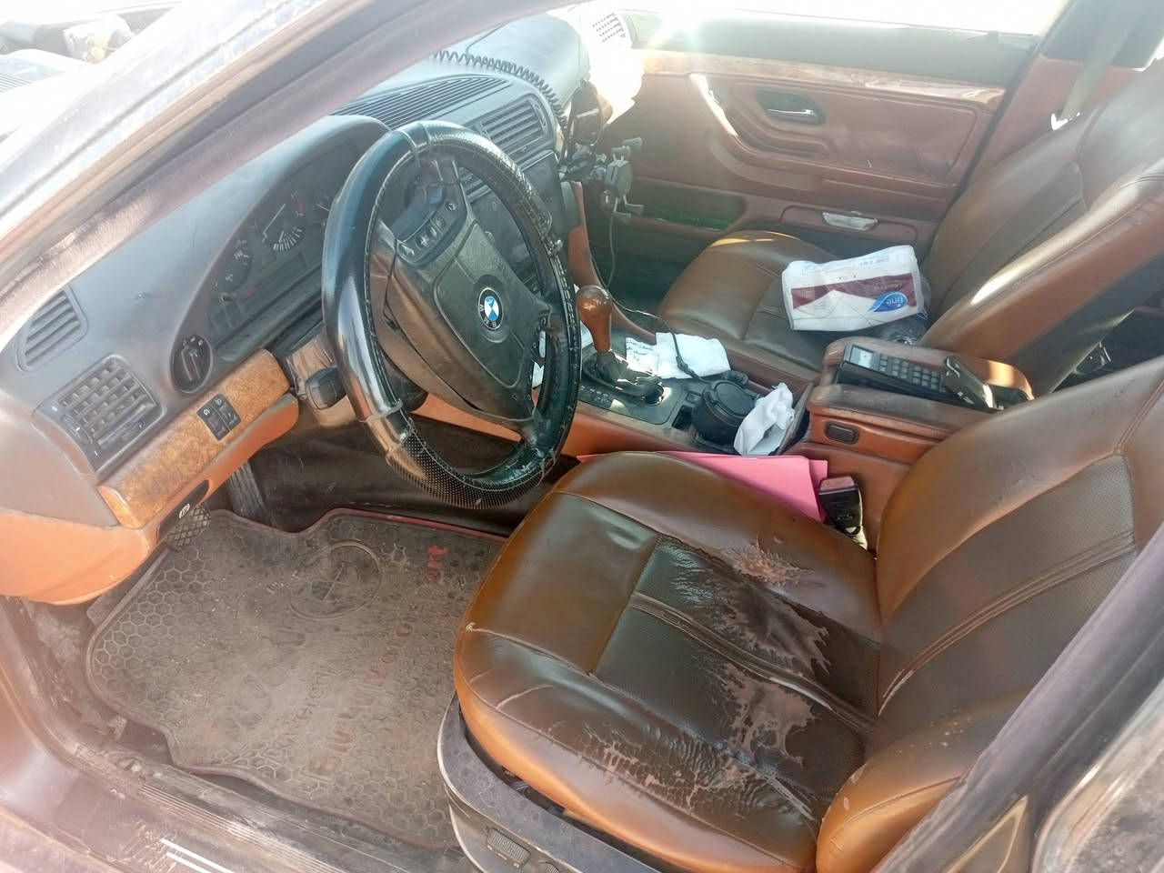 سلام عليكم كاسحه كير ومحرك خير من الله 
محرك 40 للبيع او امراوس.  ***********
