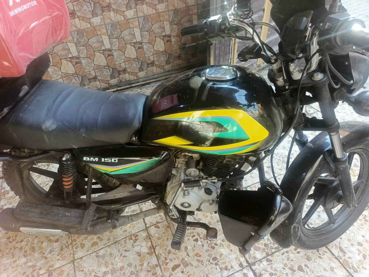 بوكسر ٢٣ مرقمه لوحه عربيه وسنويه وتحويل. دراجه خير من الله السعر ٢٤٠٠ الرقم *********** مكاني بغداد
